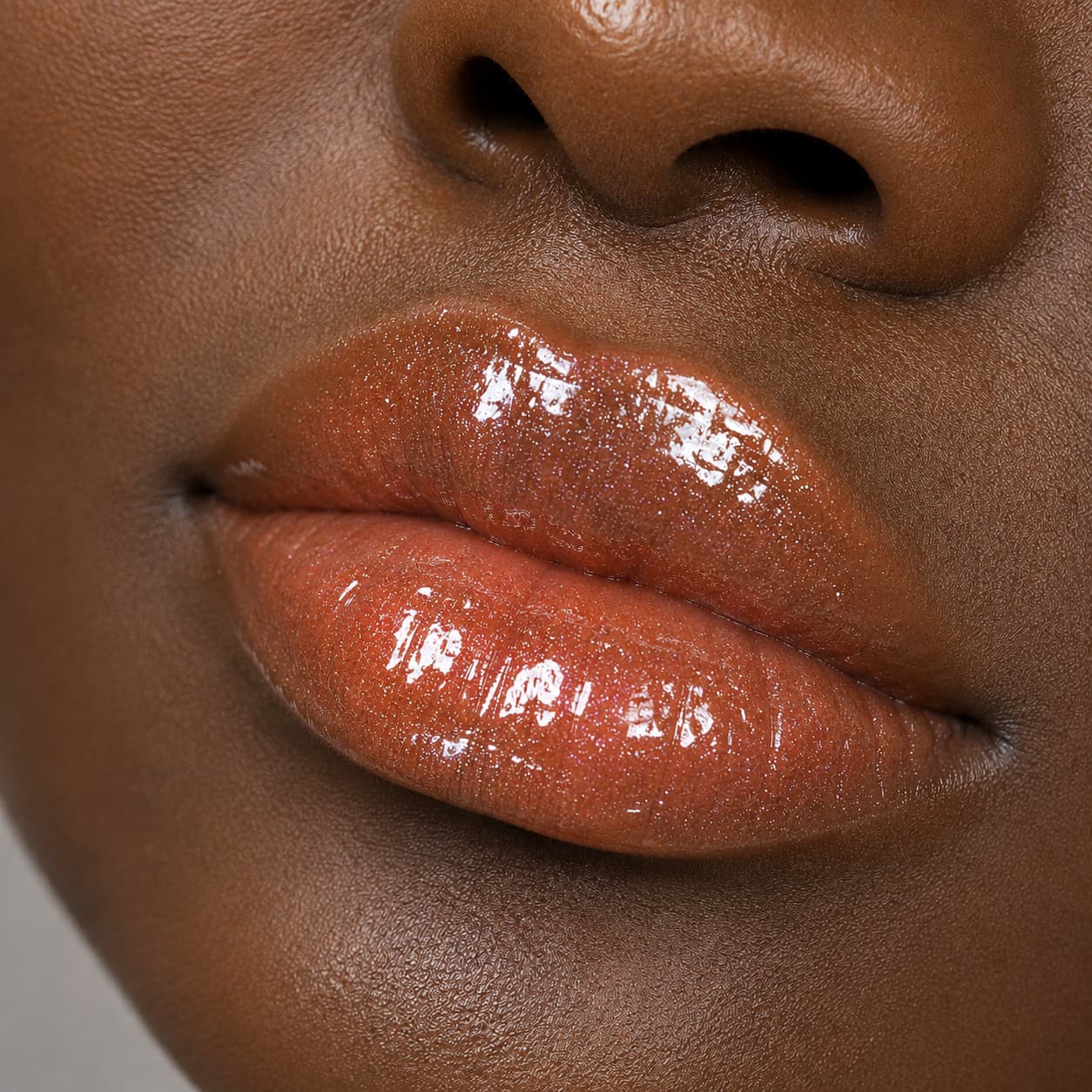 BintaBeauty Gloss à Lèvres Hydratant – Brillance & Soin