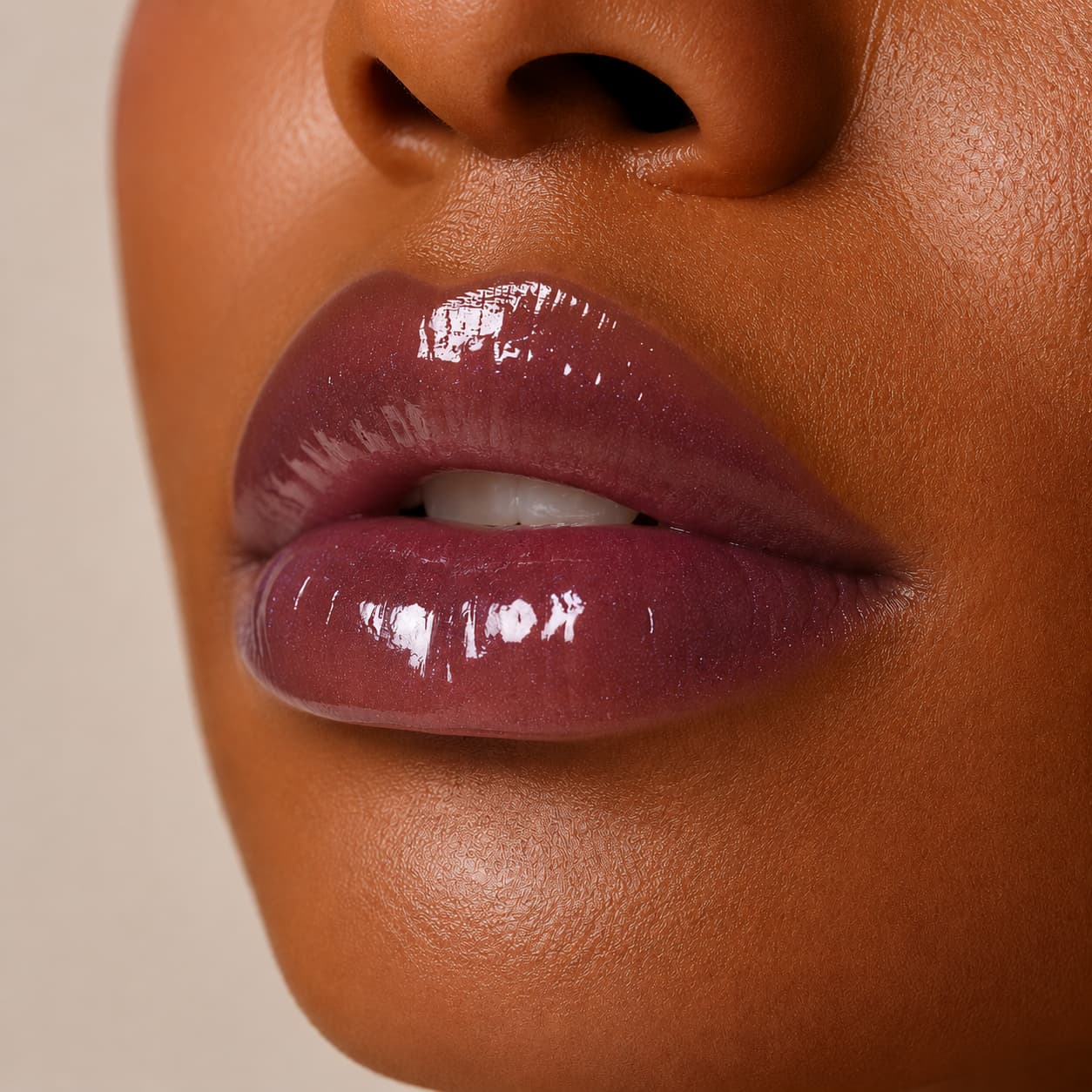 BintaBeauty Gloss à Lèvres Hydratant – Brillance & Soin - plum