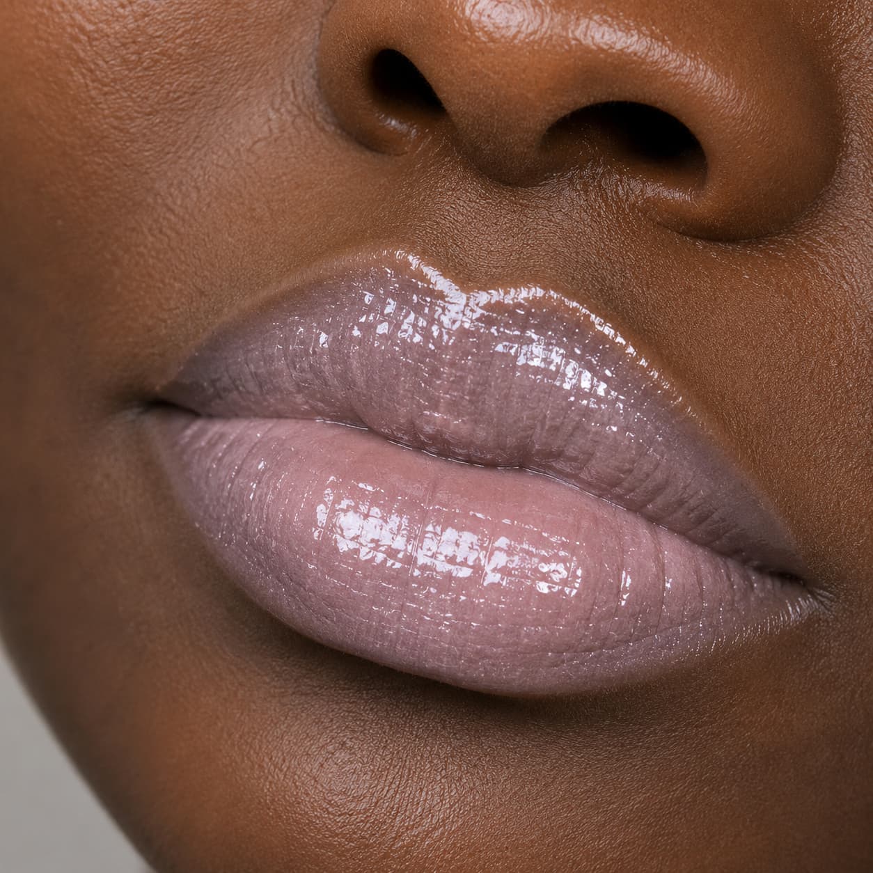 BintaBeauty Gloss à Lèvres Hydratant – Brillance & Soin Pearly Mauve