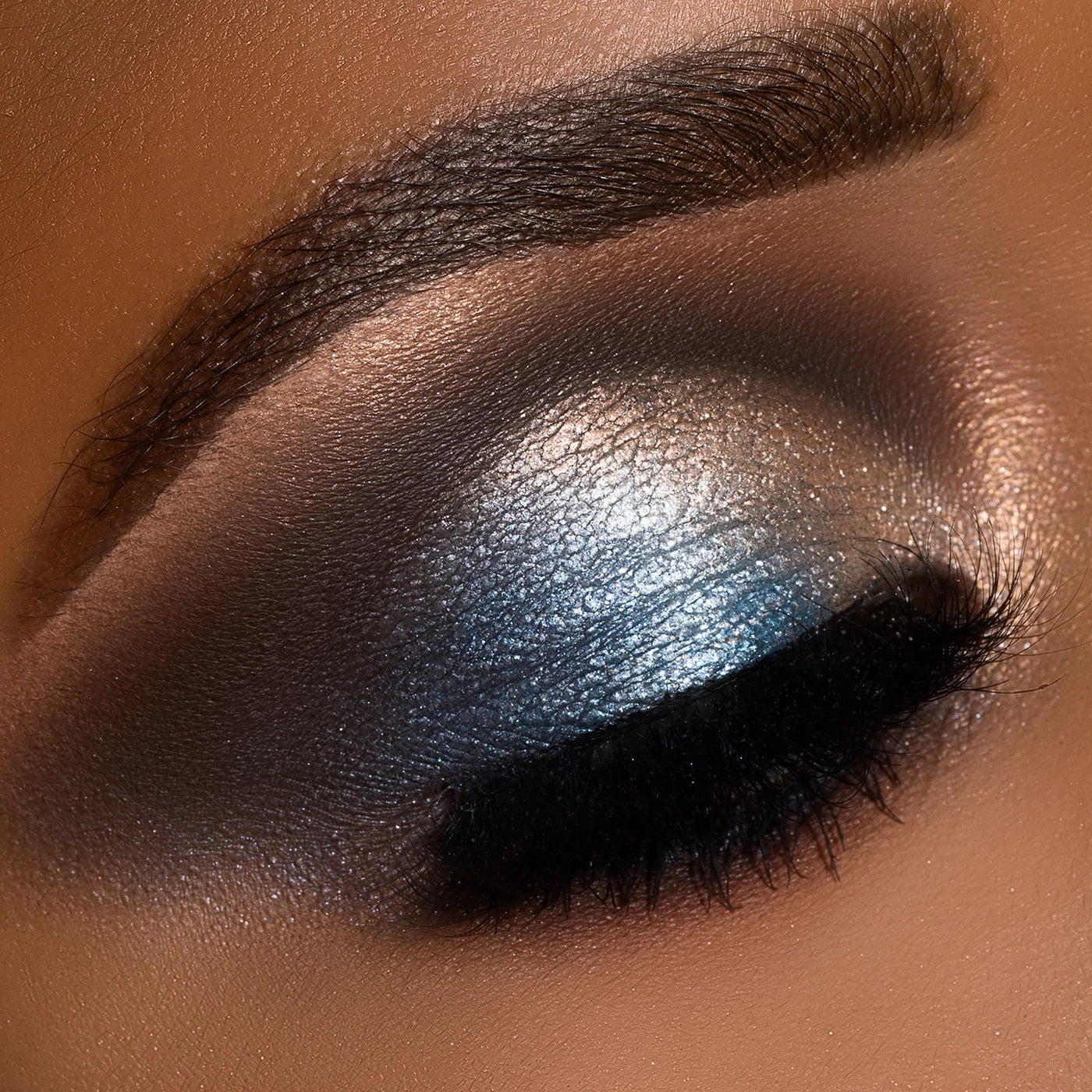 BhCosmetics Desert Oasis Palette Fards à Paupières et Highlighter