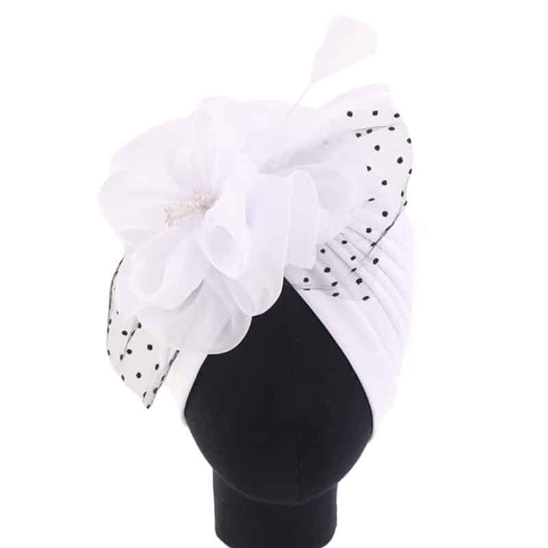 Bonnet Chapeau Organza perlé orné de plume