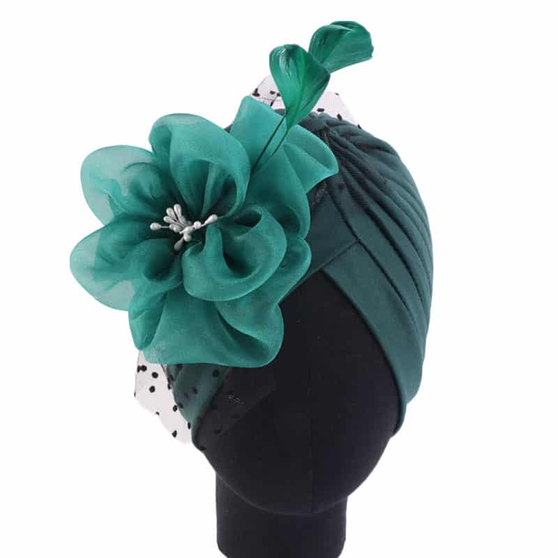 Bonnet Chapeau Organza perlé orné de plume