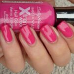 Sally Hansen Xtreme Wear Nail Color, Fuschia Power – Image 2