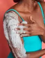 Tree Hut Gel nettoyant moussant à la vitamine C – Image 3