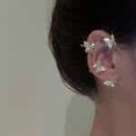 BintaBeauty Boucles d'oreilles Papillon & Fleur en zircon – Image 2